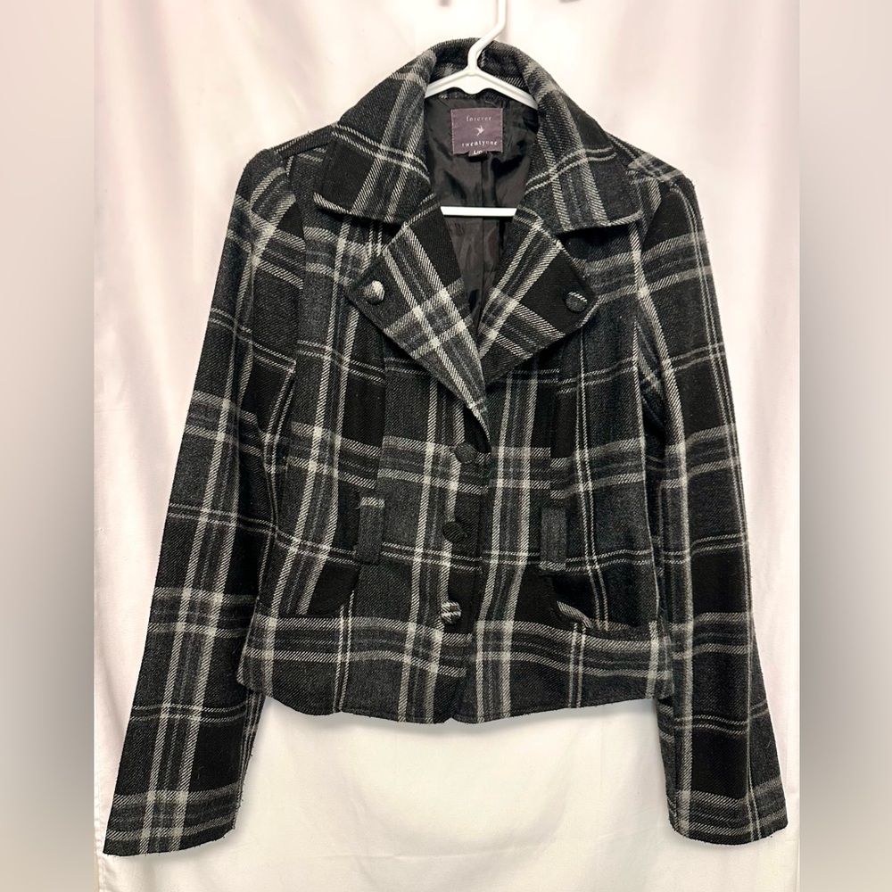 Forever 21 Black & Grey Plaid Cropped Peacoat Size L Wool Blend Open Front